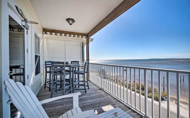 Oceanfront Oasis in Cedar Key w/ 2 Balconies!