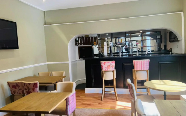 Rothwell House Hotel .