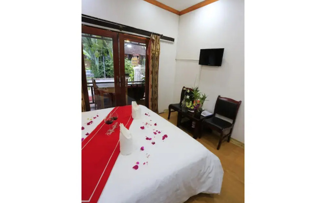 Singharat Place Hotel