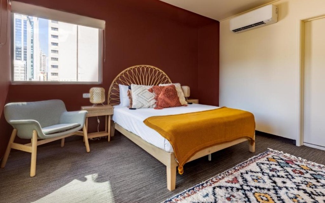 Roamer Brisbane – Guest Rooms – Brisbane