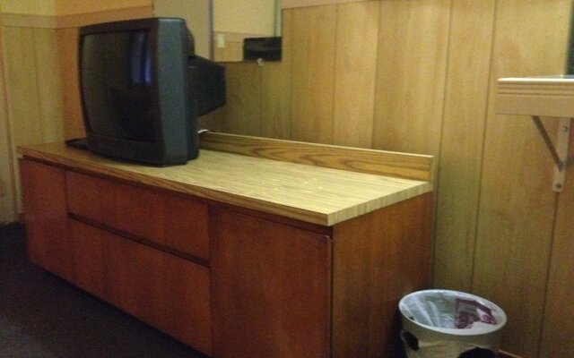 Airport Motel