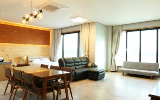 Eulwangri Elim Beach Zone Pension
