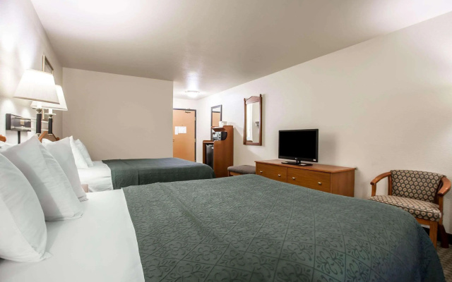 Quality Inn & Suites Federal Way - Seattle
