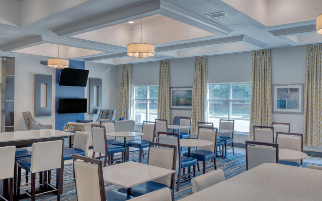 Holiday Inn Express & Suites Edwardsville by IHG