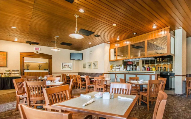 Quality Inn & Suites Downtown