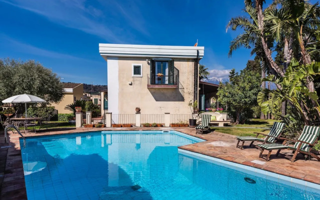 Villa Leone with Pool by Wonderful Italy