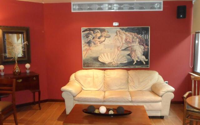 Hotel Prigipikon Suites And sofites