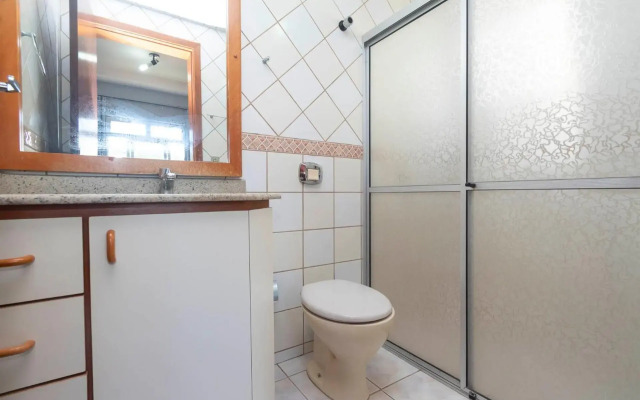 Apartamento a 150 metros da Praia de Mariscal.