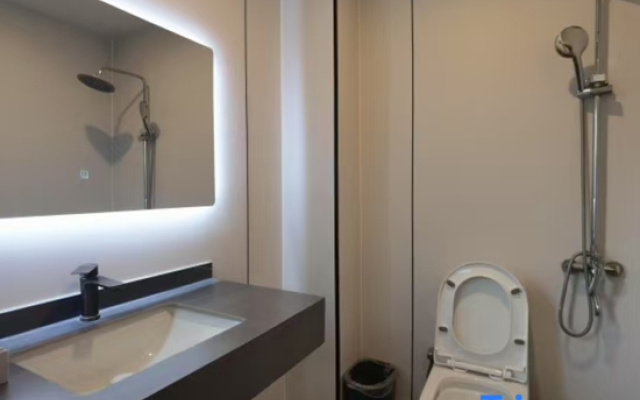 Nature Hotel (Maitreya Qinglai Park Giant Century Plaza Branch) – Bathroom – Mile