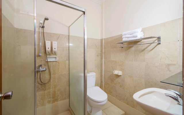 RedDoorz Plus near Kemang Raya