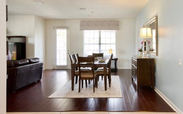 Pool Side Escape 3 Bedroom Condo
