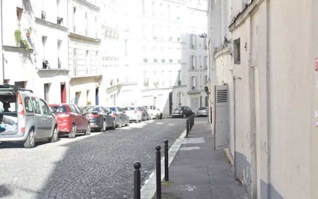 Parisian Apartment at the Foot of Montmartre