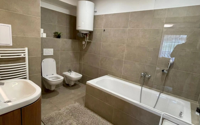 MJ Apartments Panorama