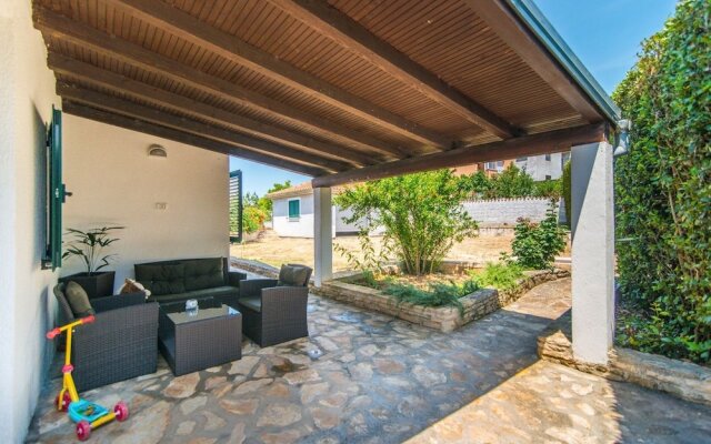 Holiday House Flego