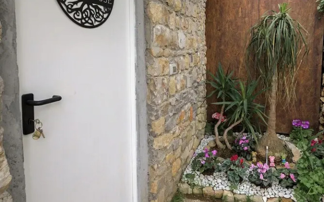 YourHome - Aury House