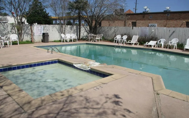 Motel 6 Alexandria, LA - South