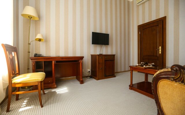 Ritsa Hotel