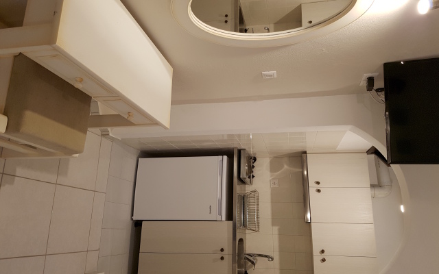 Petros Studios & Suites