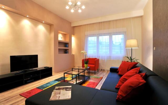 Synagogue Dream Home in the Center