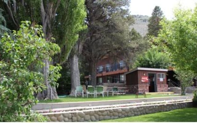 Lake View Lodge