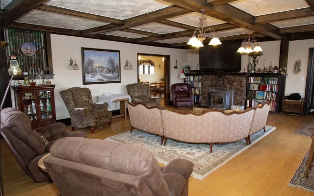 Tintic Goldminers Inn Bed and Breakfast