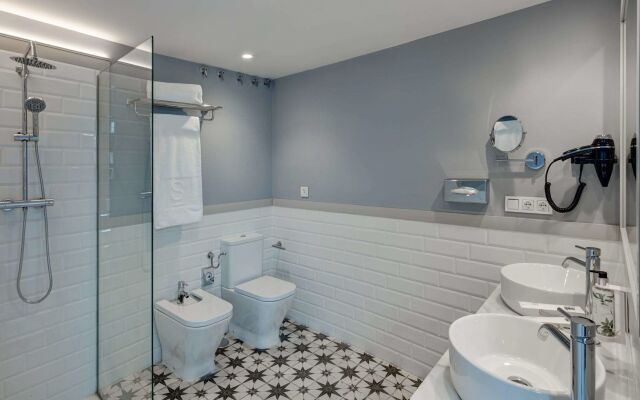 Sercotel Granada Suites