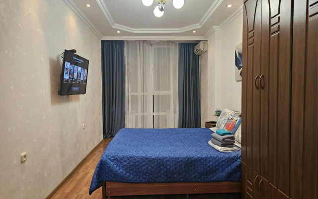 Apartments on Orangereynaya street 22/2