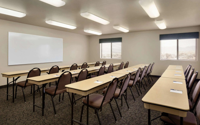 Travelodge by Wyndham Milford