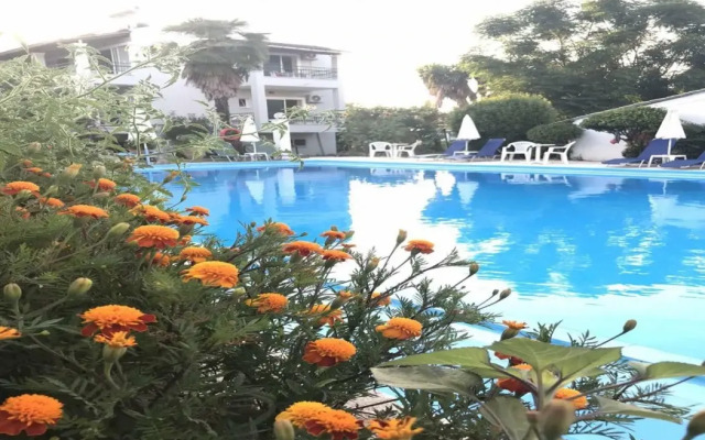 Angela Hotel and Apartments
