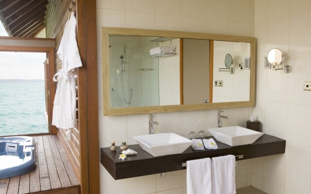 Veligandu Maldives Resort Island Resort