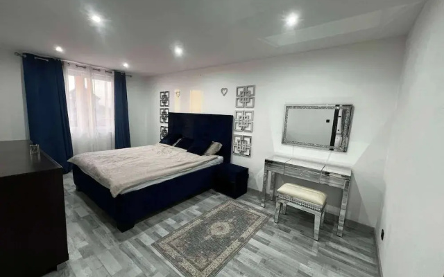 4-bed Villa Retreat - Bbq, Garden & Stunning Views