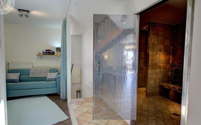 Gîte Cellieu, 4 pièces, 6 personnes - FR-1-496-8
