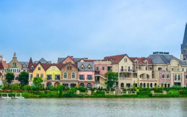 Midea Egret Lake Car Theme Hotel