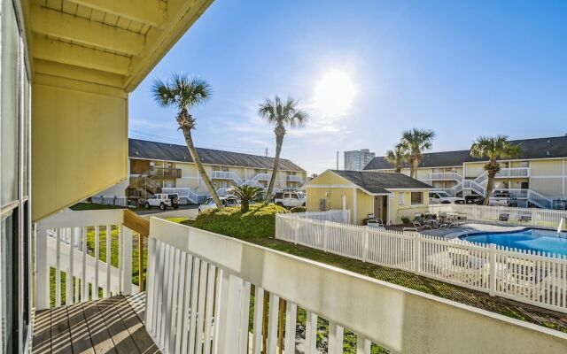 Sandpiper Cove 8112 Studio Bedroom Condo by RedAwning