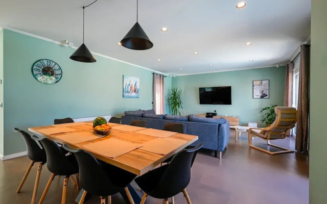 Matohanci Dazzling Villa With Pool