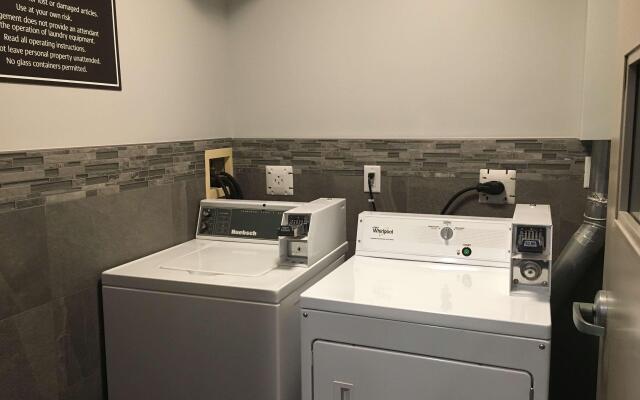 Best Western Plus Pitt Meadows Inn & Suites