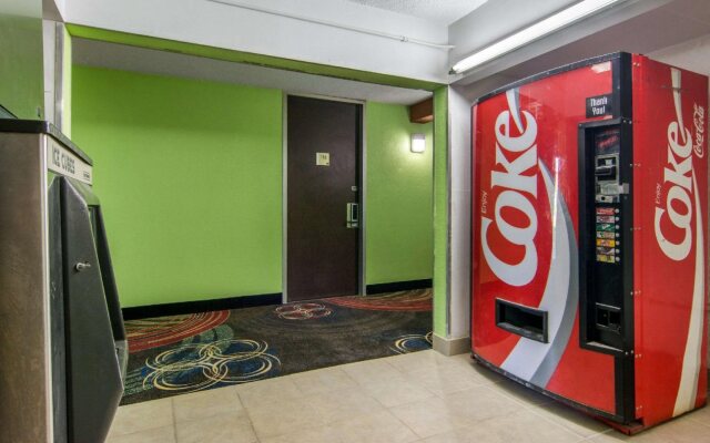 Travelodge by Wyndham Forsyth