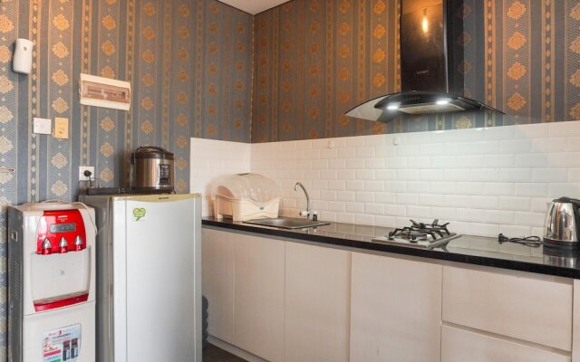 Good And Homey 2Br At Nifarro Park Apartment