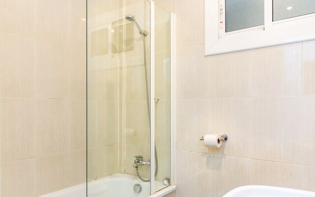 Ab Enric Granados Apartment