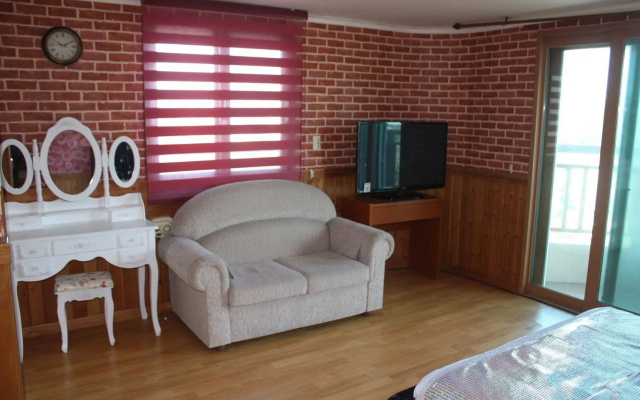 Queensbay Pension