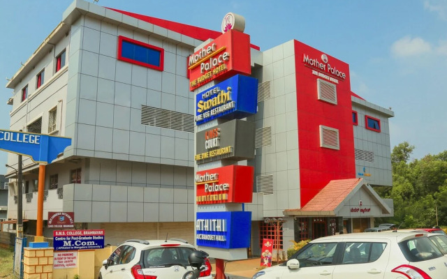 OYO 24519 Hotel Mother Palace