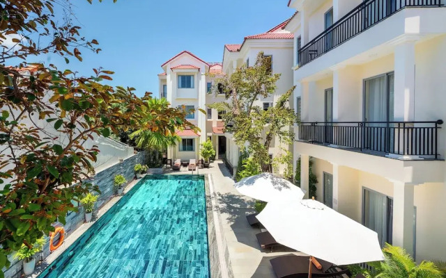 Full Moon Apartments