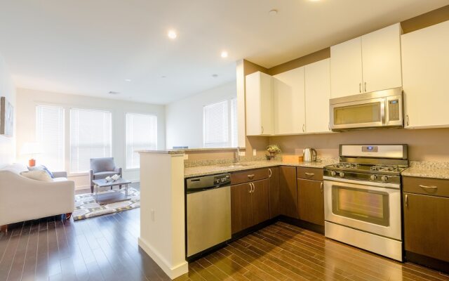 Peachtree Apartments by Avalon Suites