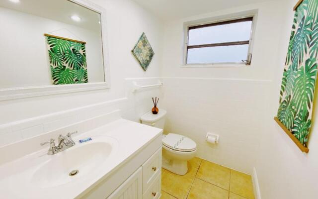 Bayview Regency Apartments By Lowkl