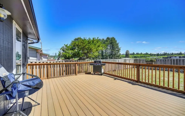 Pet-friendly Moclips Home: Walk to Mocrocks Beach!