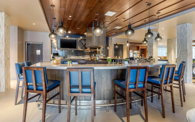 Cambria Hotel Milwaukee Downtown