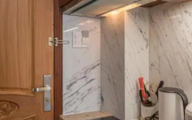 Woody House Boutique