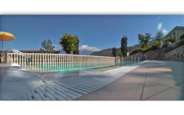 Appartamenti La Tartufaia Country house pool and relax By Gardadomusmea