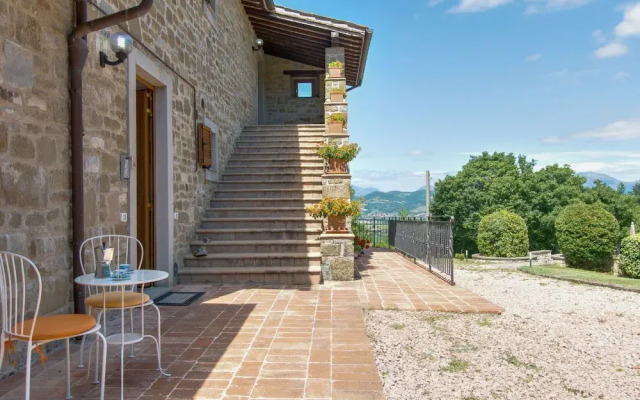 Pretty Holiday Home in Gubbio With Garden