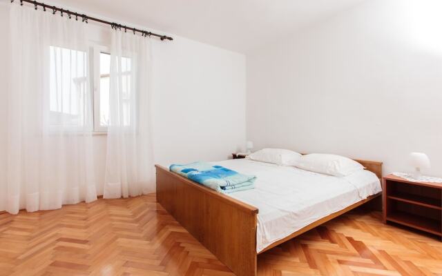 Apartments Marija Vinisce